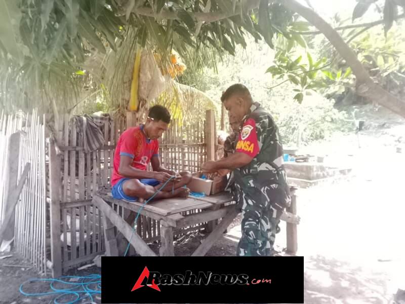 Babinsa Desa Wailawar Tingkatkan Kedekatan dengan Masyarakat