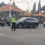 Gatur Lalin Minggu Sore, Polsek Abiansemal Antisipasi Kepadatan Arus Kendaraan