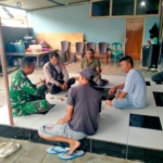 Patroli dan Komsos Rutin, Babinsa Dasan Anyar Jaga Stabilitas Lingkungan