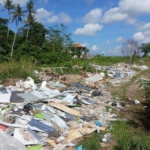 Bhabinkamtibmas Desa Kemenuh Tindak Lanjuti Pembakaran Sampah oleh CV Cendana Mas di Tegenungan