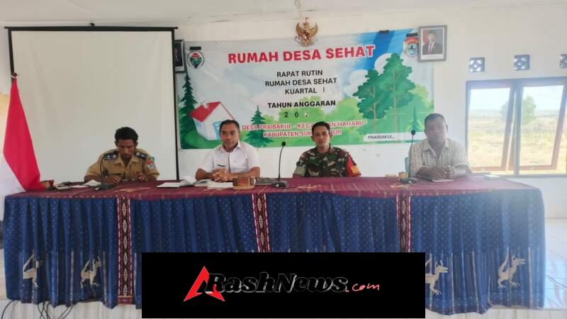 Babinsa Haharu Kawal Rapat Pembagian Dana Desa dan BLT kepada Warga