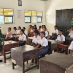 Yonarmed 12 Kostrad Menginspirasi Pelajar Perbatasan Lewat Pelajaran Sejarah