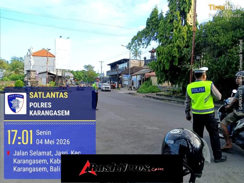 Unit Turjawali Sat Lantas melaksanakan Pengaturan dan Penjagaan di Pos 3 Patung Salak Jasri