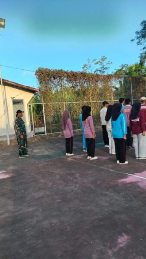 Babinsa Koramil Taliwang Dukung Kesiapan Siswa Ikuti Lomba LOBB 2026