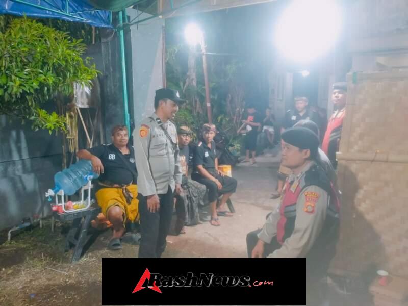 Patroli Harkamtibmas Malam Hari, Samapta Polsek Abiansemal Intensifkan Pengawasan & Dialogis Dengan Warga