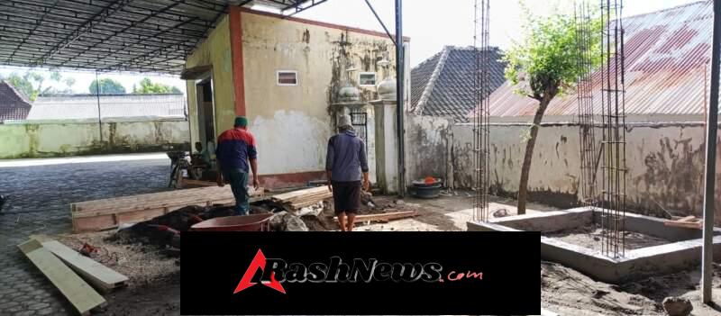 Gotong Royong Satgas dan Warga, Bak Air Masjid Segera Rampung