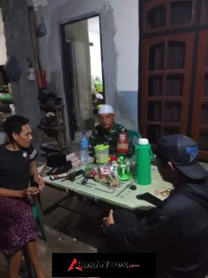 Jaga Kamtibmas, Babinsa Sakra Ajak Warga Perkuat Silaturahmi dan Kerukunan