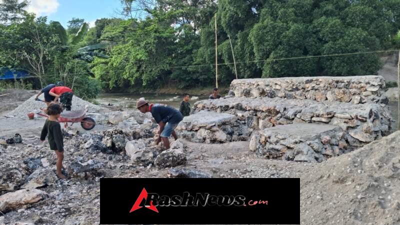 Kodim dan Warga Wangga Kompak Percepat Pembangunan Jembatan Garuda