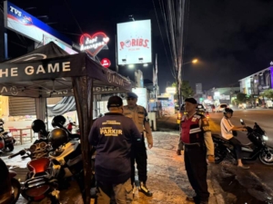 Patroli Malam Minggu Polsek Denpasar Barat, Ciptakan Situasi Aman dan Kondusif di Kawasan Puputan Badung