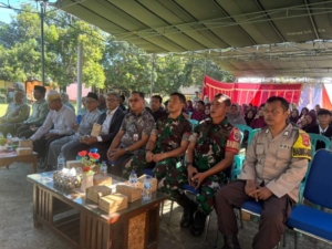 Dukungan TNI AD di Dunia Pendidikan, Babinsa Hadiri Acara Pelepasan Siswa SMPN 1 Brang Ene