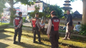 Sambangi Tongkolrongan Warga, Sat Samapta Polres Bangli Sampaikan Himbauan Kamtibmas