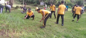 Personel Polsek Banjarangkan Ikuti Kegiatan Indonesia Asri di Desa Aan