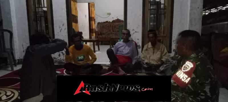 Babinsa Desa Matua Gelar Komsos Humanis Lewat Ronda Malam