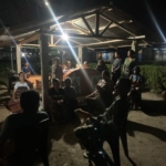 Antusias Warga Sambut Anjangsana Malam Satgas TMMD di Kabupaten Ende
