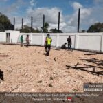 Babinsa Sertu Jose Timo Awasi Pekerjaan Finishing KDKMP Desa Oelua