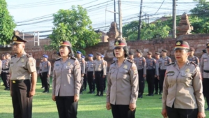Empat Personel Terima Kenaikan Pangkat Pengabdian, Kapolresta Denpasar: Wujud Apresiasi atas Loyalitas dan Dedikasi Tanpa Cela