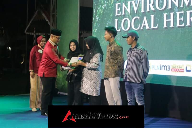 Dandim Didampingi Ketua Persit Dim Sumbawa Hadiri Deklarasi Komitmen Sumbawa Hijau Lestari 2026