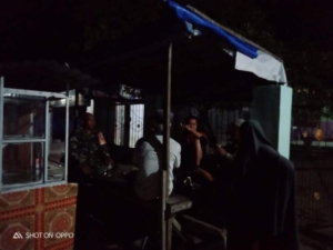 Babinsa Dorebara Bersama Warga Gelar Ronda Malam, Perkuat Kewaspadaan Lingkunga