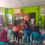 Babinsa Berare Pastikan Distribusi Bantuan Pangan Berjalan Aman dan Lancar