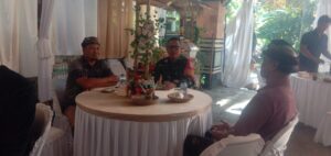 Sinergi Tanpa Batas: Kehadiran Babinsa Tamblang di Tengah Kebahagiaan Warga Kelampuak