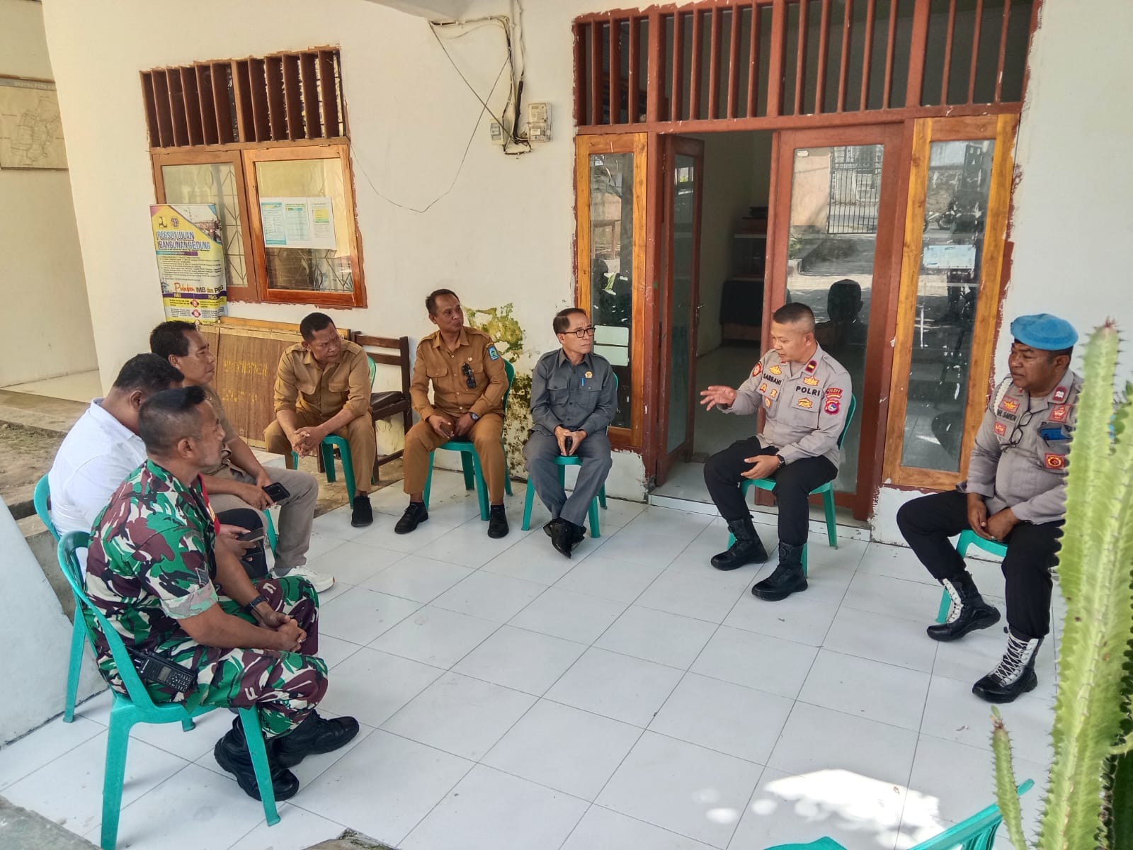 Survei Agen dan Pengecer LPG Dilaksanakan di Kecamatan Dompu, Babinsa Beri Imbauan Kepatuhan Aturan