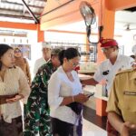 BABINSA KORAMIL 1609-09/SAWAN PASTIKAN KEGIATAN BAKTI SOSIAL BULAN BAKTI BUNG KARNO BERJALAN AMAN DAN LANCAR DI DESA KEROBOKAN