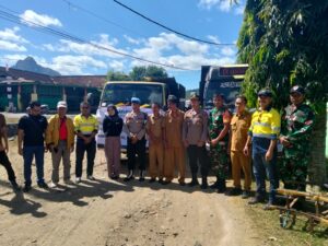 ‎Di Tengah Musibah, Koramil 1607-03/Ropang Hadir Dampingi Penyaluran Bantuan untuk Warga