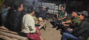 Jaga Wilayah Tetap Aman, Personel Koramil Poto Tano Gelar Patroli Malam dan Komsos