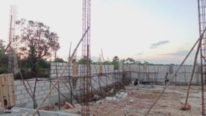 Dukung Pembangunan Desa, Babinsa Batutua Pantau Progres KDKMP Desa Temas