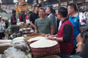 Pasar Galiran Jadi Jujukan Tim Monitoring, Pasiter Kodim Klungkung Tegaskan Stock dan Harga Pangan Stabil