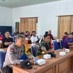 Hadiri Rapat Pembentukan dan Pelantikan Panitia Pemilihan Perbekel, Serda Nyoman Bagus Siap Bersinergi Sukseskan Pesta Demokrasi di Desa Manduang