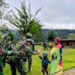 Blusukan ke Honai Papua, Satgas Yonif 742/SWY Bawa Rasa Aman dan Pengobatan Gratis
