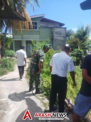 Babinsa Dan Aparat Kelurahan Tinjau Jalan Terkikis Warga