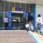 Babinsa Serda Joni Ludji Monitoring Penerimaan Material untuk Pembangunan KDKMP di Desa Oematamboli
