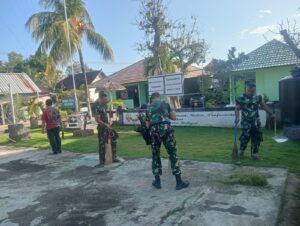 Bersihkan Pangkalan, Danramil Nusa Penida Bangun Rasa Peduli dan Memiliki Terhadap Tempat Kerja