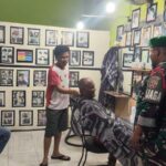 Melalui Patroli Humanis, Babinsa Koramil 1628-02/Sekongkang Pererat Kemanunggalan TNI dan Rakyat