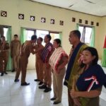 Babinsa Koramil 1613-01/Loli menghadiri serah terima jabatan dan lepas sambut Camat Kota Waikabubak
