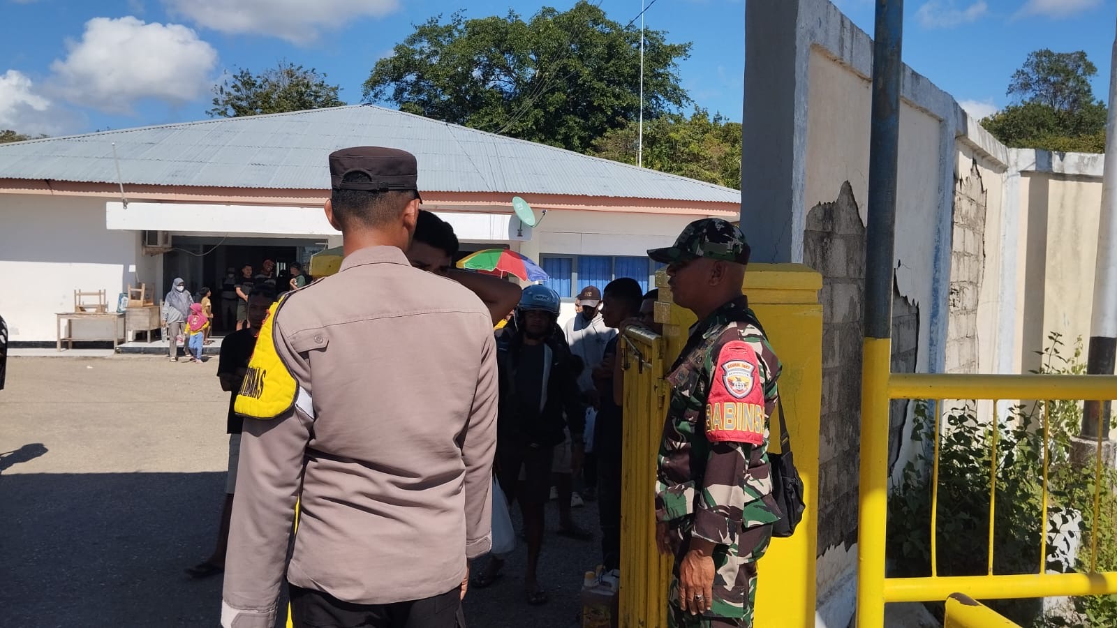 TNI Sigap Jaga Keamanan Aktivitas Pelayaran KMP Kalibodri di Pelabuhan Pantai Baru
