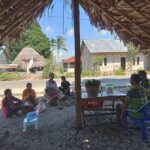 Jalin Kebersamaan Lewat Komsos, Babinsa Kotafoun Serukan Kewaspadaan Keamanan