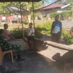 Babinsa Koramil 1603-04/Kewapante Tingkatkan Kedekatan dengan Warga Melalui Komsos