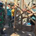 Gotong Royong TNI dan Warga, TMMD Ke-129 Kodim 1614/Dompu Lanjutkan Rehabilitasi Musala Baiturrahman di Desa Nusa Jaya