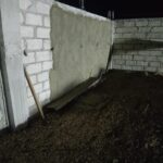Babinsa Kopda Noh Nubatonis Kawal Pekerjaan Malam Pembangunan KDKMP Desa Temas
