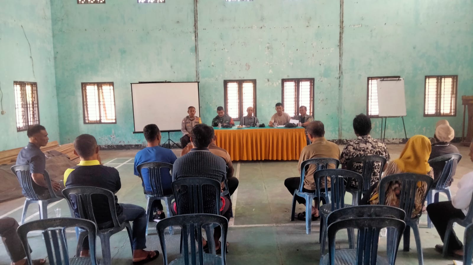 ‎Babinsa Koramil 1607-12/Moyo Hilir Dukung Upaya Pencegahan Narkoba dan Pencurian di Desa Songkar