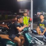 ‎TNI Menyapa Warga di Malam Hari, Koramil 1607-09/Utan Jaga Kondusivitas Kecamatan Utan