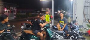 ‎TNI Menyapa Warga di Malam Hari, Koramil 1607-09/Utan Jaga Kondusivitas Kecamatan Utan