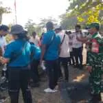 Sukseskan Gerakan ‘Jembrana Bersih’, Babinsa Yehembang Hadiri Peringatan HUT Koperasi ke-79