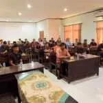 Babinsa Guwang Hadir Mengawal Tahapan Demokrasi Desa hingga Berakhirnya Masa Pendaftaran