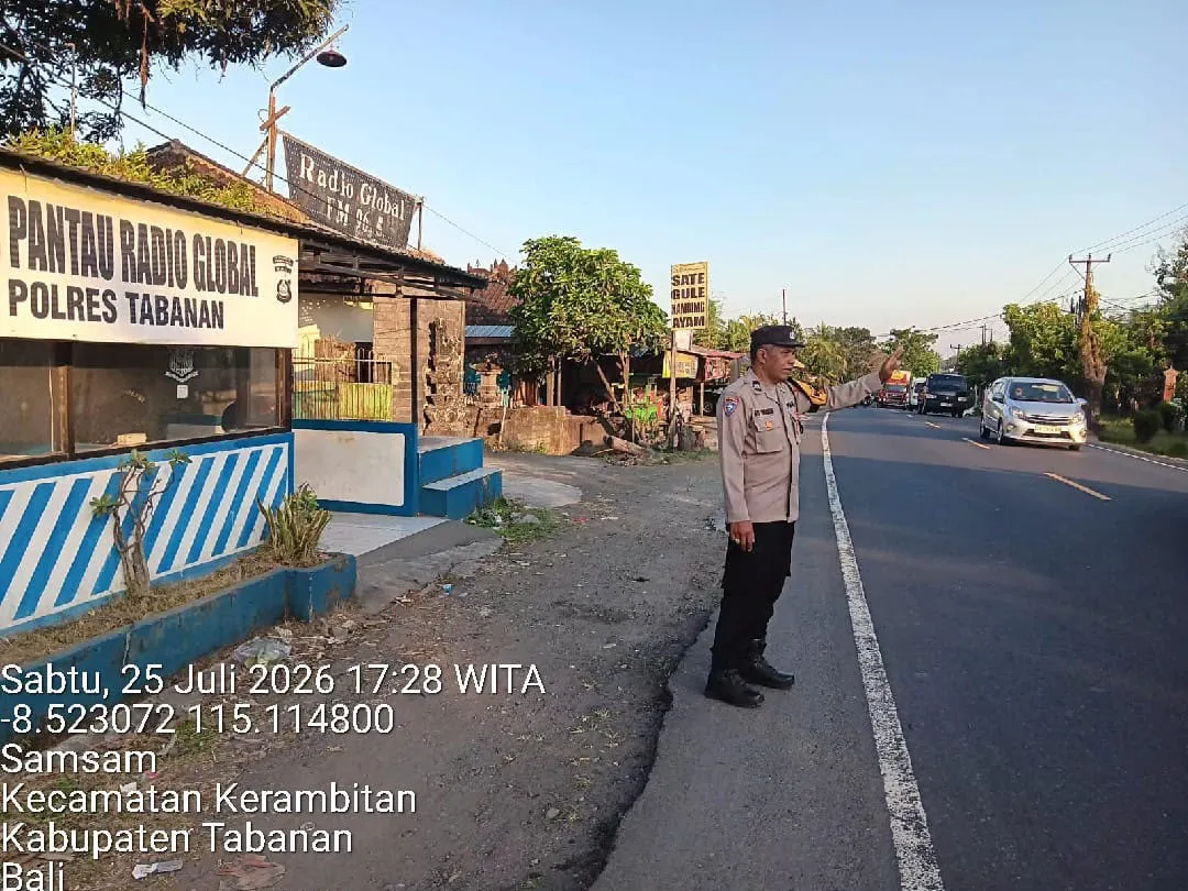 *Personel Polsek Kerambitan Laksanakan Strong Poin Khusus Pos Radio Global, Wujud Kesiapsiagaan Layani Pengguna Jalan*