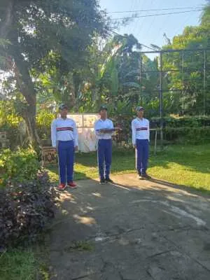 Jelang HUT Ke-81 Kemerdekaan RI, Paskibra Kecamatan Sawan Digembleng dengan Disiplin dan Kekompakan