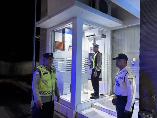 Polsek Kerambitan Optimalkan Kegiatan Patroli Blue Light, Cipatakan Situasi Malam yang Aman untuk Masyarakat